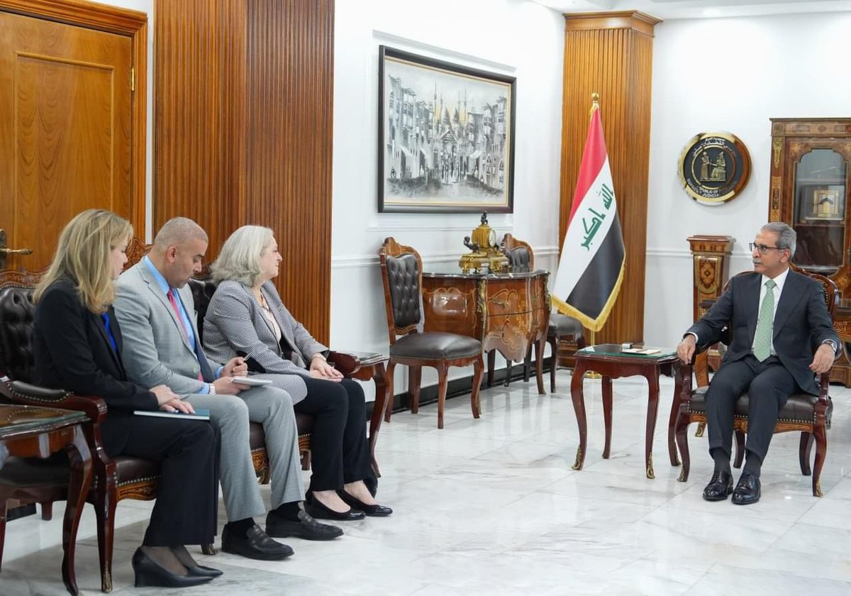 التوازن بالعلاقات الدولية يؤدي الى بيئة مناسبة للطرفين اقتصاديا وامنيا وثقافيا من مميزات القضاء العراقي ثقته بنفسه وقدرته ومهم جدا عدم المساس به لانه امان المجتمع العراقي في ضل الفوضى التي نعيشها كعراقيين في الحياة السياسية ومن يريد مصلحة العراق عليه ان يحترم قضاء العراق