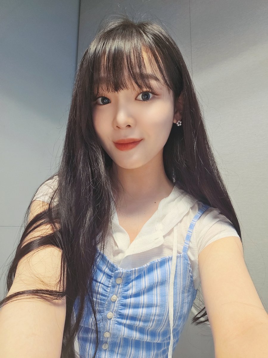 [#OHMYAir] 승희가 여름마다 밥 안 먹어도 배부른 이유가 뭔지 아는 미라클?🤔 잠시 후 10시 30분, MBC '라디오스타'에서 알아보자고요! 오늘 밤은 24시간 청량 보이스 #승희 와 함께💕

#오마이걸 #OHMYGIRL #OMG