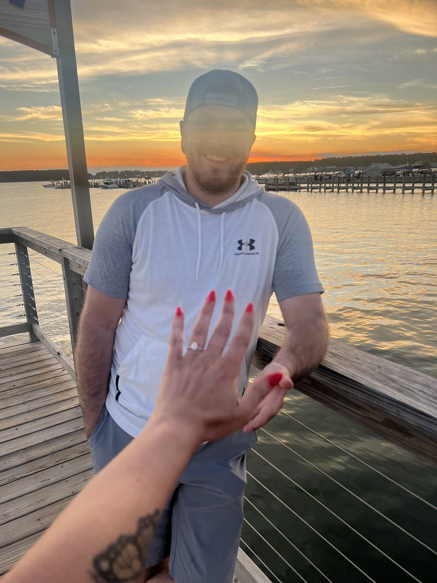 alyssataraaaa's tweet photo. IM GONNA BE A WIFE 😭💍🫶🤍 @fite4yourright https://t.co/dwqxLJ7PBO