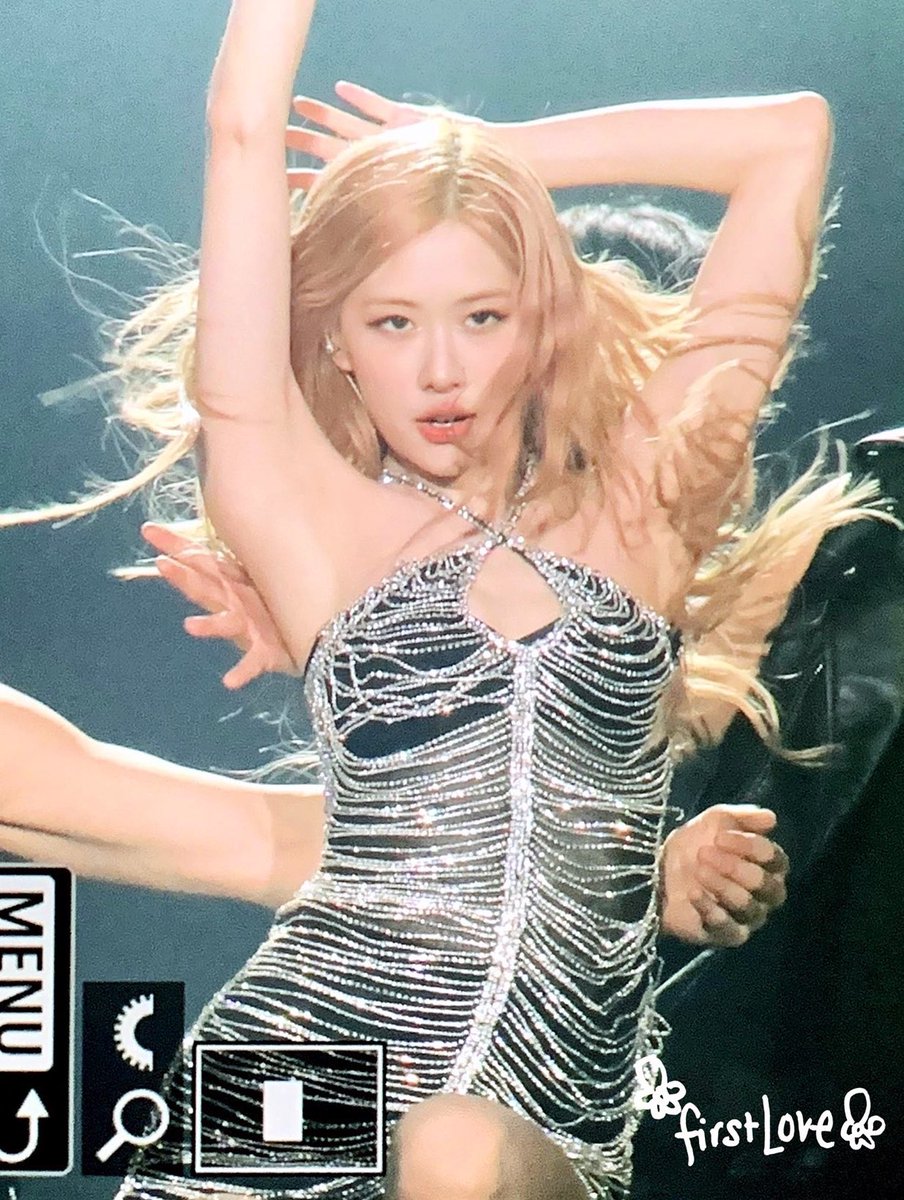 rosie (@roseannepics) on Twitter photo 