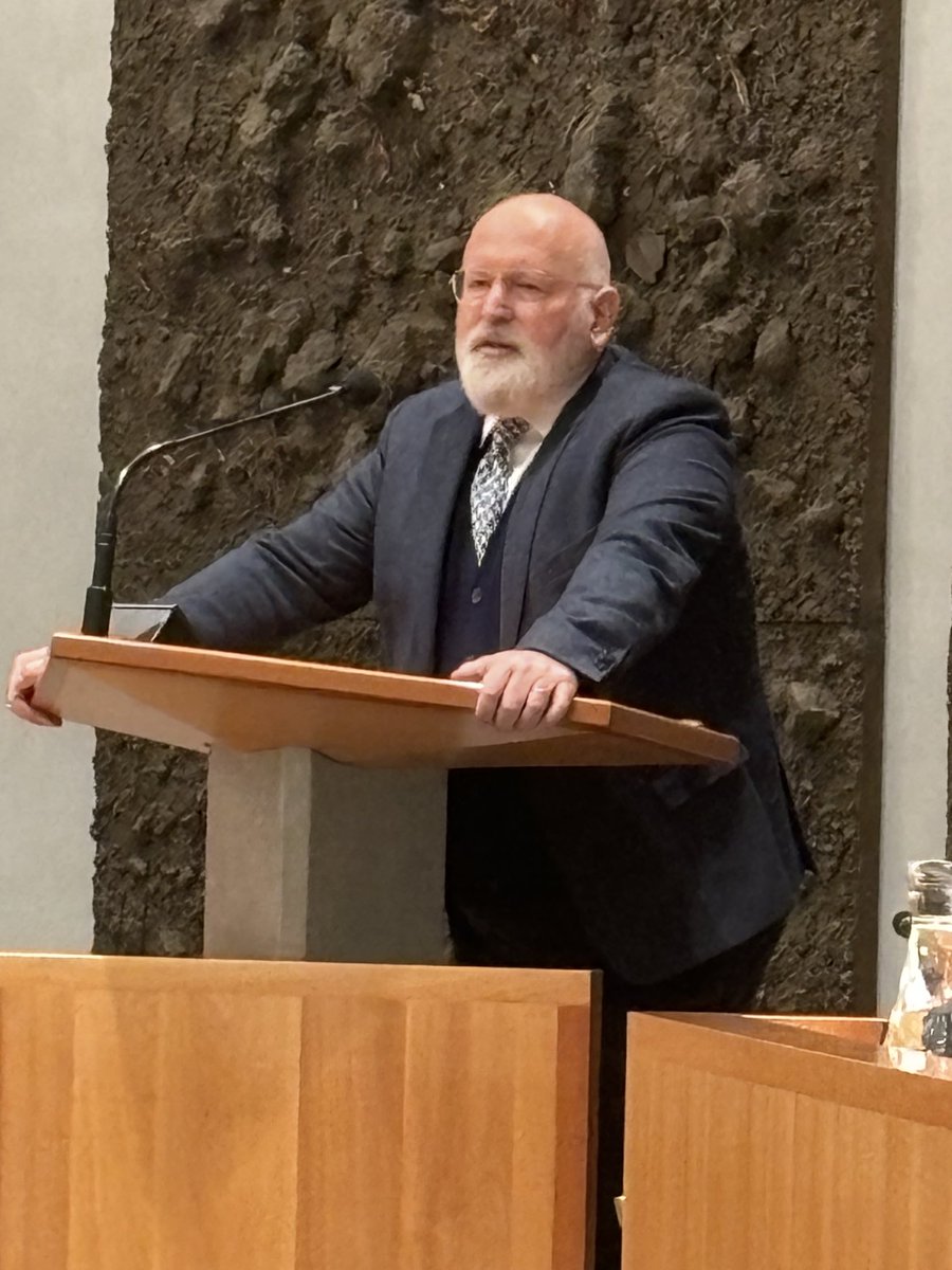 "U rijdt een Trojaans paard onze democratische rechtsstaat in."

Aldus Frans #Timmermans richting <a href="/NSC/">NSC</a> en <a href="/VVD/">VVD</a> over hun coalitie met #Wilders.

Prachtige beeldspraak en zó waar!

#regeringsverklaring