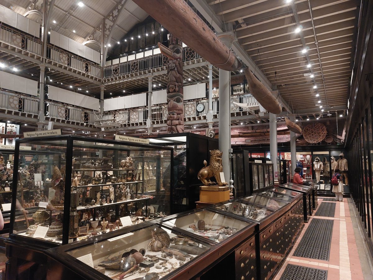 oxford_anthro's tweet photo. Wonderful to explore @PittRivers_ as part of #OxOpenDays, thanks to a student-led tour with @school_of_arch!
It was great to see so many prospective applicants engaging in thought-provoking conversations about the museum's history &amp; displays #ArchAndAnth

https://t.co/A7rP6jGD8o https://t.co/ISiuPXGJAx