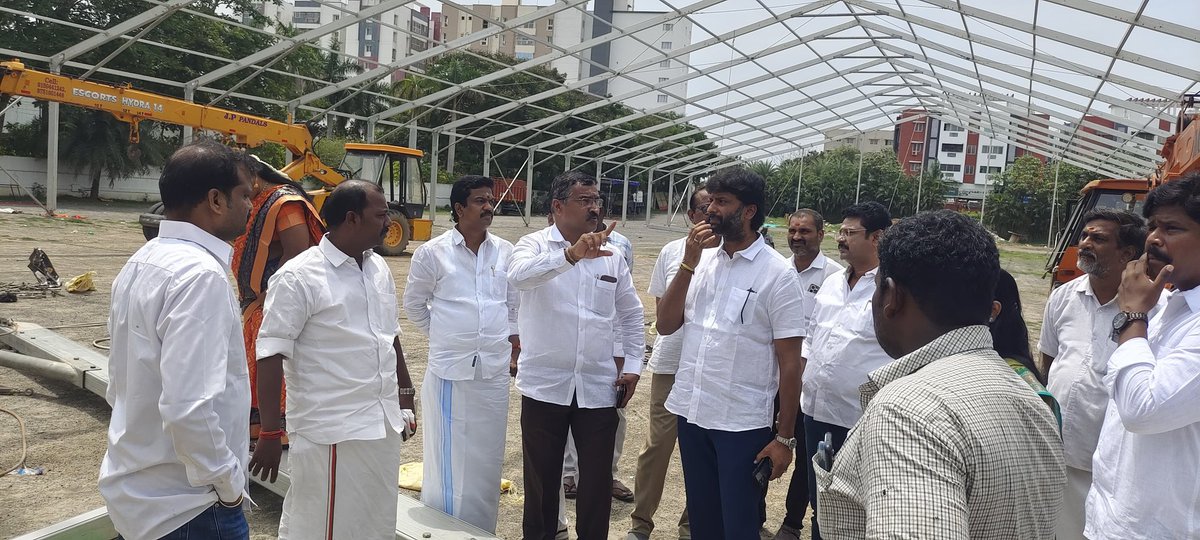 APriya_Official's tweet photo. சென்னையில் ஶ்ரீ வாரு வெங்கடாஜலபதி பேலஸில் வருகின்ற 6-ம் தேதி நடைபெறக்கூடிய மாநில சிறப்பு செயற்குழுவுக்கான ஏற்பாடுகளை பார்வையிட்டோம்.. மாநில அமைப்பு செயலாளர் @KesavaVinayakan ��ி, மற்றும் மாநிலச் செயலாளர் @VinojBJP , திருவள்ளூர் மேற்கு மாவட்ட தலைவர் @rajasimha123 மற்றும் கட்சி நிர்வாகிகள் உடனிருந்தனர்

@AmitShah @annamalai_k @BJP4TamilNadu @BJP4India @blsanthosh #annamalai