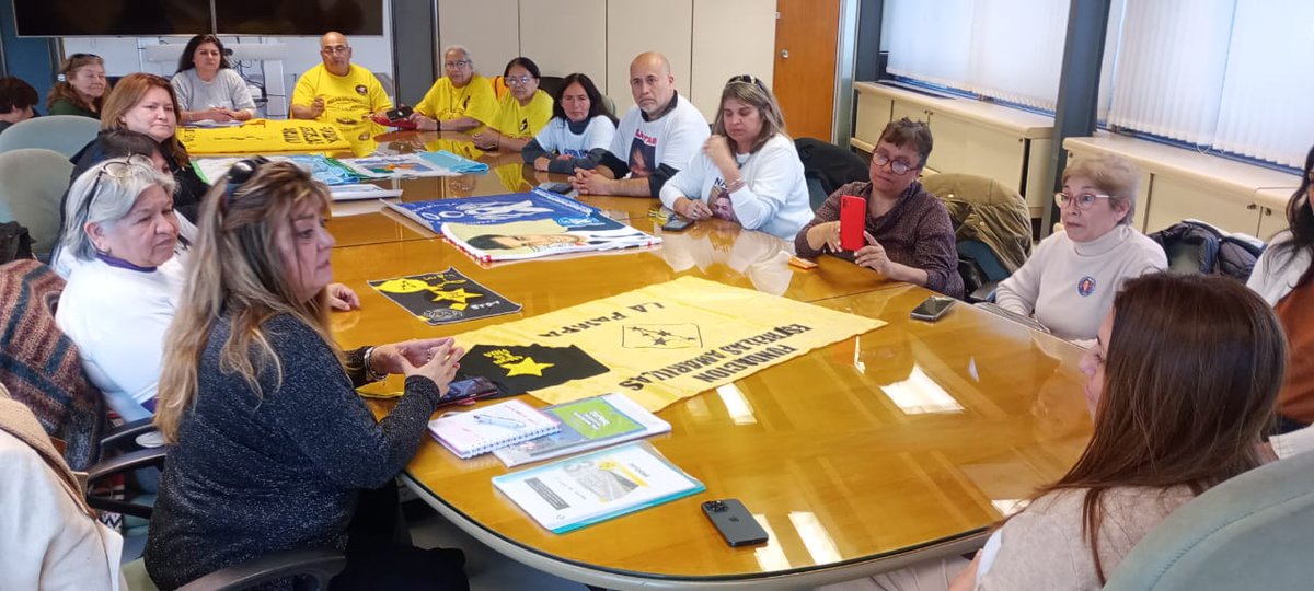 potroclaro's tweet photo. Reuniones varias en el senado de la nación y en la agencia de seguridad vial https://t.co/XsUhuWwDST