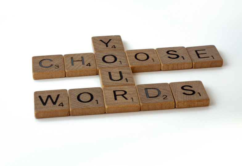 Begriffe aktueller gesellschaftlicher Debatten sind nie nur reine Buchstabenfolgen, immer geht es um politische Macht, werden Zukunftsvorstellungen entworfen und verworfen. Dies gilt insbesondere für migrationsbezogene Worte. <a href="/OltmerJochen/">Jochen Oltmer</a> in der HK.
herder.de/hk/hefte/archi…