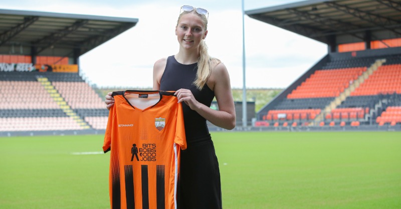 LondonBees's tweet photo. ✍️ We are delighted to announce that we have agreed to sign defender Cheyenne Flynn.

Welcome to London Bees, Cheyenne!

#LondonBees🐝