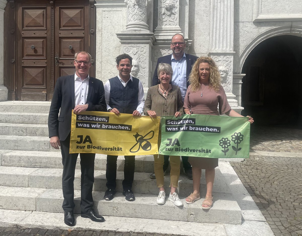 GLP Solothurn (@glpsolothurn) on Twitter photo Kantonsratsfraktion <a href="/glpsolothurn/">GLP Solothurn</a> sagt Ja zu <a href="/biodivInit/">Biodiversitätsinitiative</a>
#Biodiversität
vlnr.
<a href="/luethithomas/">Thomas Lüthi @thomas-luethi.bsky.social</a> Jonas Walther Nicole Hirt <a href="/ginsig/">Christian Ginsig</a> Simone Rusterholz Kantonsratsfraktion <a href="/glpsolothurn/">GLP Solothurn</a> sagt Ja zu <a href="/biodivInit/">Biodiversitätsinitiative</a>
#Biodiversität
vlnr.
<a href="/luethithomas/">Thomas Lüthi @thomas-luethi.bsky.social</a> Jonas Walther Nicole Hirt <a href="/ginsig/">Christian Ginsig</a> Simone Rusterholz