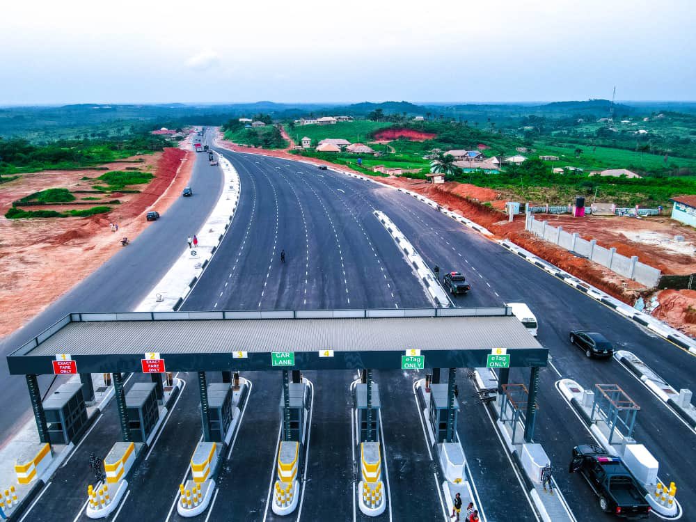 humairehhassan's tweet image. Governor Dapo Abiodun has really transformed this Ijebu Epe Road. Ogun state is a work in progress. 

#WorkInProgress #Dapofixogunroads