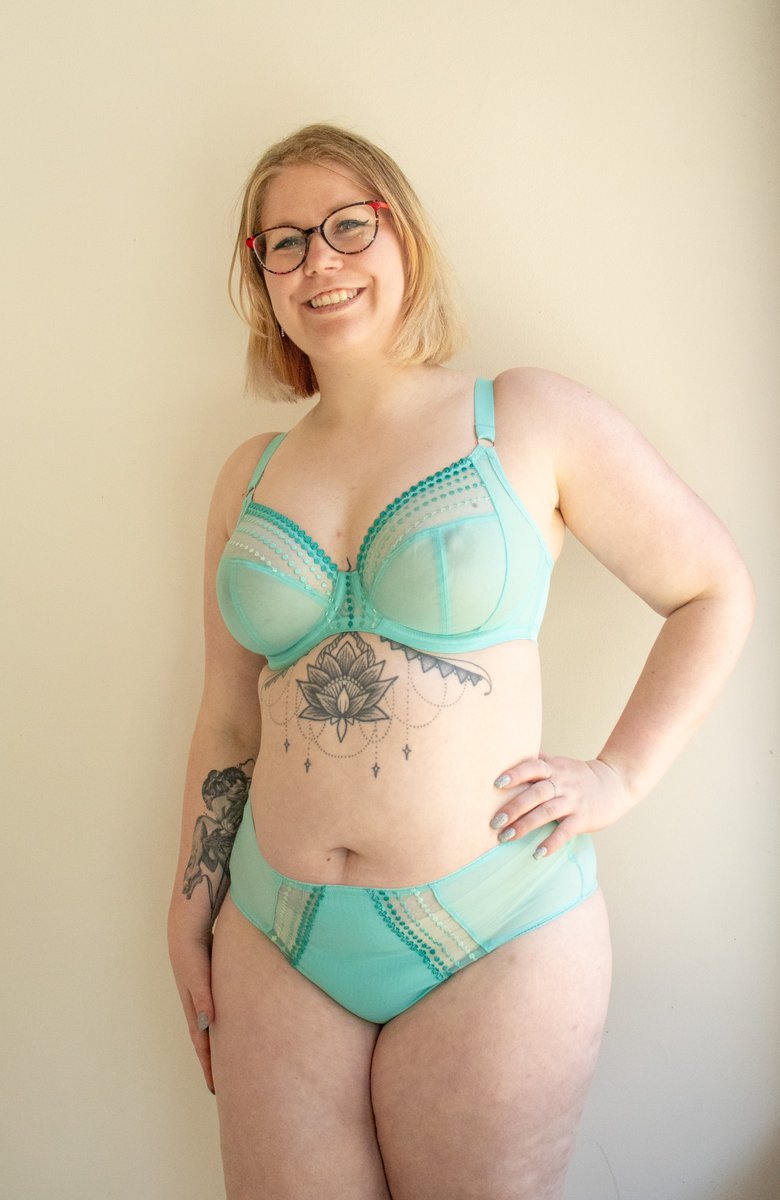 Vanaf vrijdag hebben wij in de winkel in Utrecht de Elomi tiendaagse! Met MEGAveel Elomi lingerie en swim op voorraad én een cadeautje voor iedereen die iets van Elomi koopt ✨