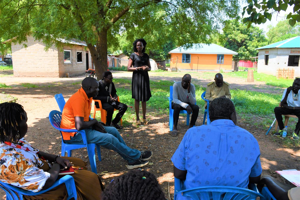 Amref_SSudan's tweet image. Dialogue with 🇸🇸 community leaders is key to reducing maternal mortality &amp;amp; morbidity. In collaboration with Resilient organization, we brought SMOH-CES, AGOSS, &amp;amp; JTH together in Rajaf Payam to discuss gaps and solutions.  #MaternalHealth #HealthForAll