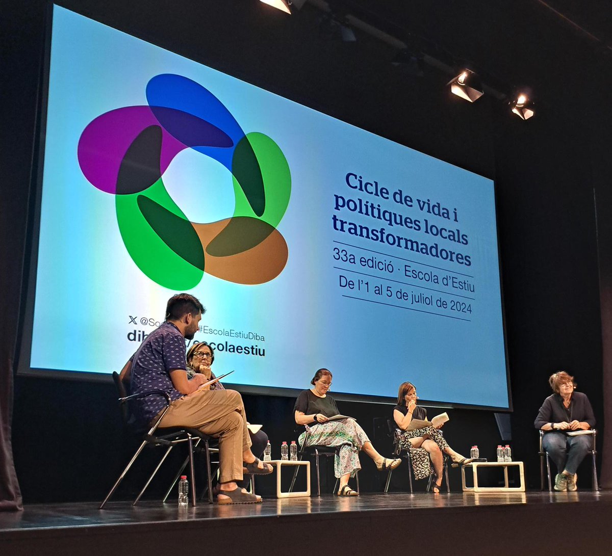 📢 Participem a la Taula Rodona "Experiències de Lleure i Igualtat d'Oportunitats en la Infància, Adolescència i Joventut" organitzada per @SocialDiba.

👉 Ho fem de la mà de Tate Bonany, directora de #JOCVIU, en representació de Dincat, per parlar-ne des de la seva experiència.