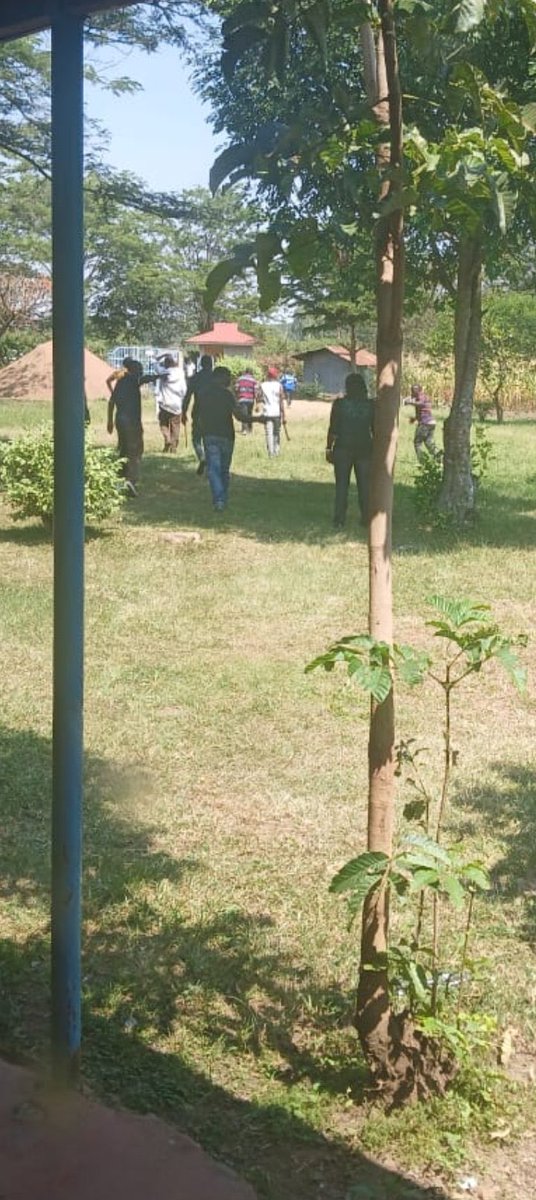 I’m informed that young people who took part in peaceful protests in Kehancha, Kuria West Constituency yesterday, are being abducted by goons armed with pangas, thrown into Probox cars, and driven away in broad daylight.
<a href="/DCI_Kenya/">DCI KENYA</a> <a href="/NPSOfficial_KE/">National Police Service-Kenya</a>

#StopAbductingUs 

<a href="/omwambaKE/">Omwamba 🇰🇪</a>
