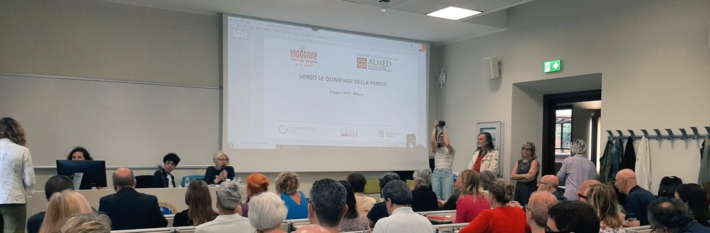 FondBracco's tweet photo. Oggi siamo in @unicatt per corso di #formazione per giornalisti "Verso le #Olimpiadi della #parità" per parlare di #sport , #informazione e #genderequality
A che punto siamo? Ne discutiamo con #100esperte, docenti, #atlete
@odglombardia @100esperte @milanocortina26 https://t.co/F89xLVcumx