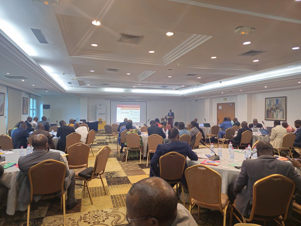 MinouChrystayl's tweet photo. J'ai l'honneur de représenter ce matin la Présidente de @INFBenin Maître Huguette Bokpe Gnacadja a l'occasion de cet important atelier sur la révision de la stratégie régionale d'inclusion financière dans l'UEMOA.
#TeamINF https://t.co/K8YGsospLF