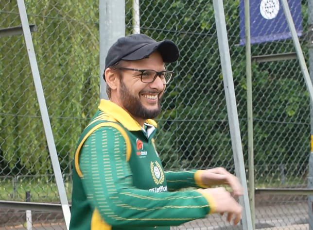 TEAM_AFRIDI's tweet photo. Latest Clicks Of Shahid Afridi From Uk ! 
#ChampionsLeague https://t.co/tdgNnFfz4r