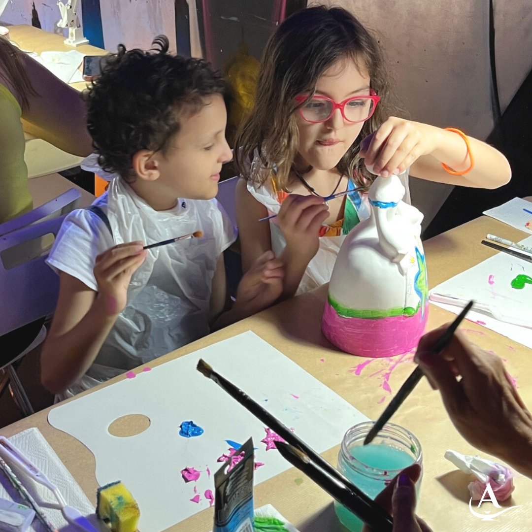 FundAladina's tweet photo. Meninas con estrellas, marineras, bailarinas... ¡Gracias a #VelazquezTechMuseum nuestros aladinos dejaron volar su imaginación! 🧑‍🎨 

Gracias por ayudarnos a que aprendan y saquen sus dotes artísticas. ¿Tendremos entre nosotros a un nuevo artista digno de estar en El Prado🖼️? https://t.co/X6Lai5R5Qx