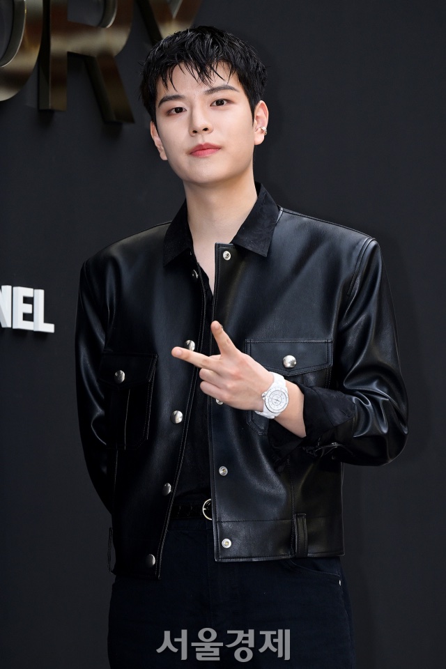 StrayKidsGlobal's tweet photo. [PRESS PHOTOS] (1)
2024.07.03

#Seungmin at the Chanel Coco Crush Pop-Up Store event in Seoul

SEUNGMIN AT CHANEL COCO CRUSH
#SEUNGMINxCHANEL https://t.co/ShSf2K6SFI