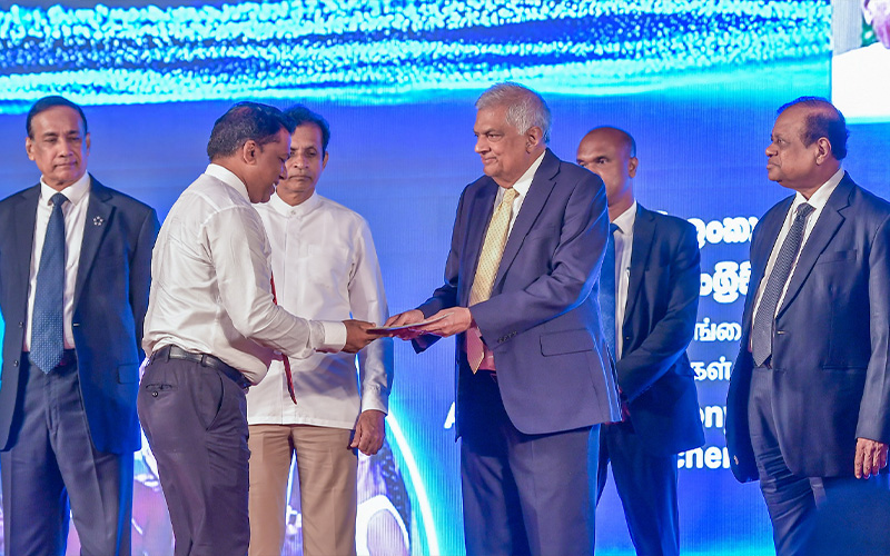 ThinakaranLK's tweet image. 2,159 பேருக்கு புதிய ஆசிரியர் நியமனங்கள்

மேலதிக விபரம் &amp;gt;&amp;gt;&amp;gt; thinakaran.lk/?p=70034

#PresidentRanilWickremesinghe #SchoolEducation #TeachingAppointments #Graduates #Thinakaran #SriLanka #LKA #SL