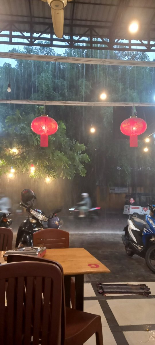 LakNarann's tweet photo. Sometimes you may be like the thing that you hate before. 
So far I never like to drive motorcycle in the rain. But now I like. It makes us to have the new feeding that we never touch before. https://t.co/yH9bwCsZBu