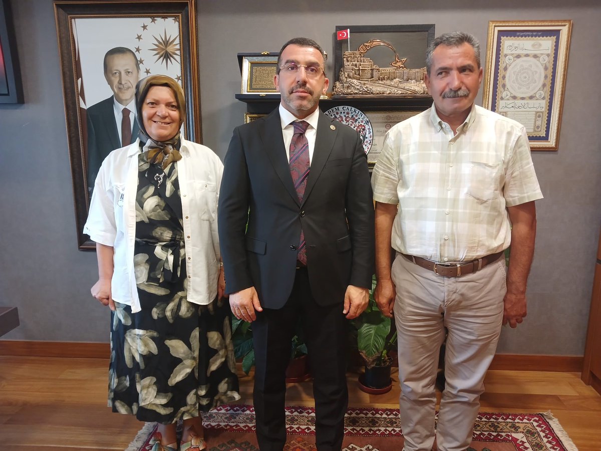 🔹Gazi Meclis'imizde önceki dönem Dağpınar Belediye Başkanımız Ömer Vargün ve eşi Sevda Vargün misafirimiz oldular.

Başkanıma nazik ziyareti için teşekkür ediyorum.