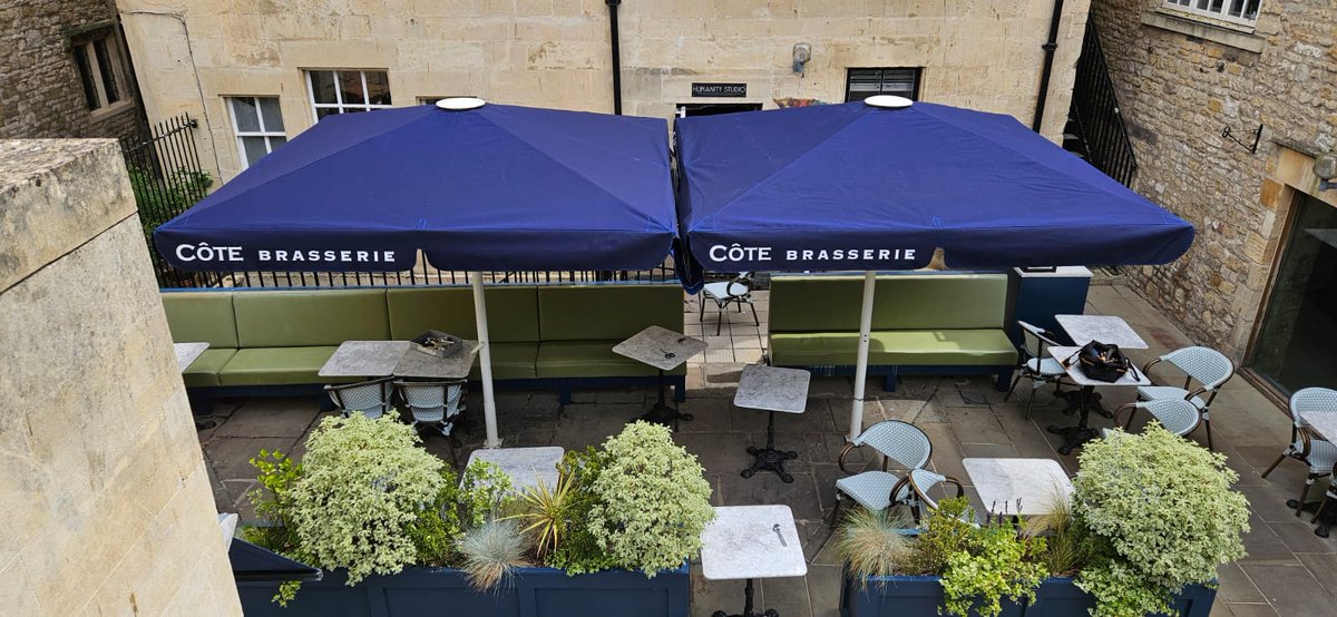 Cote in Bath had two recovers completed this week for their giant umbrellas outside.  These huge structures are another fabulous way of extending seating outside for diners, smokers or drinkers and can have added heat and light if you require.  #Cote
radiantblinds.co.uk/2-x-umbrella-r…