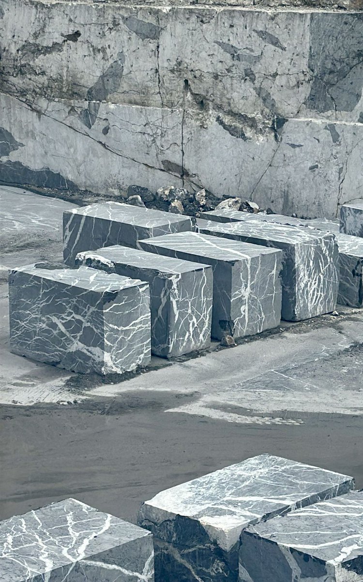 negromarkina's tweet photo. #negromarkina #blackmarkina #spain #alicante #naturalstone #blocks #slabs https://t.co/lsq4BpCB4k