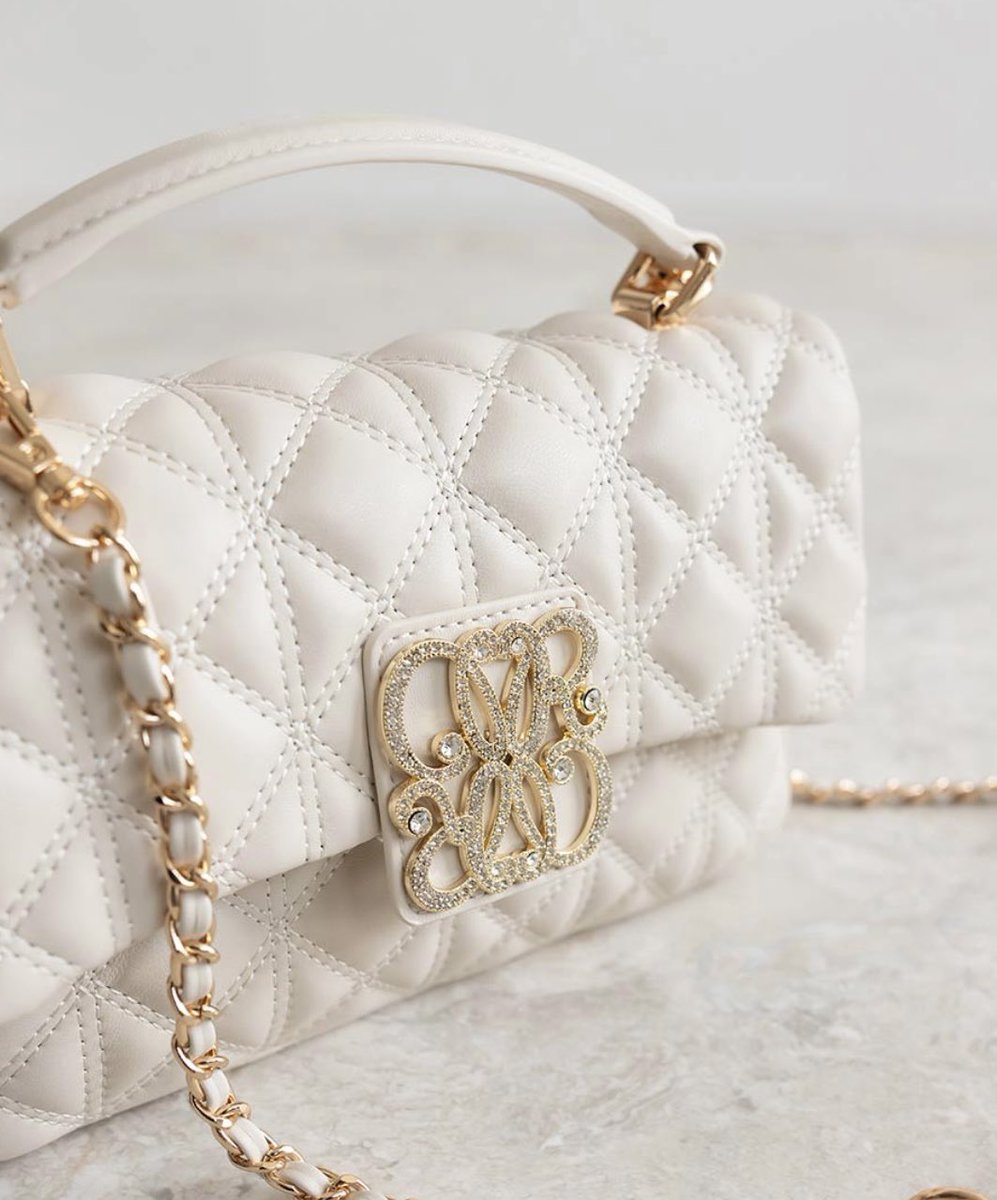 RANDAの新作バッグ💖✨️ キラキラのビジューが可愛い໒ ᵒ̴̷͈ · ᵒ̴̷͈