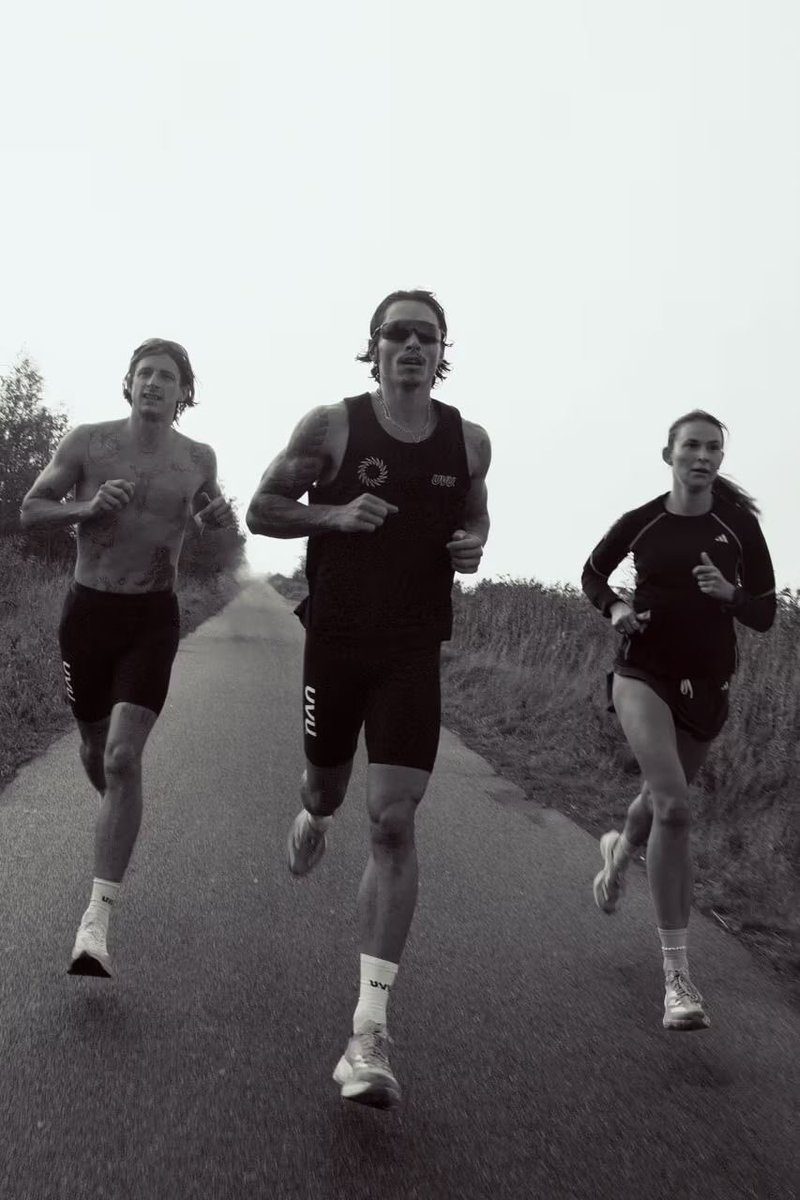 m__anu_'s tweet photo. Running shoes guides per brand thread 🏃🏻🏃🏻‍♀️ Running era? Let’s go! rt! https://t.co/wWpFRTT7LY