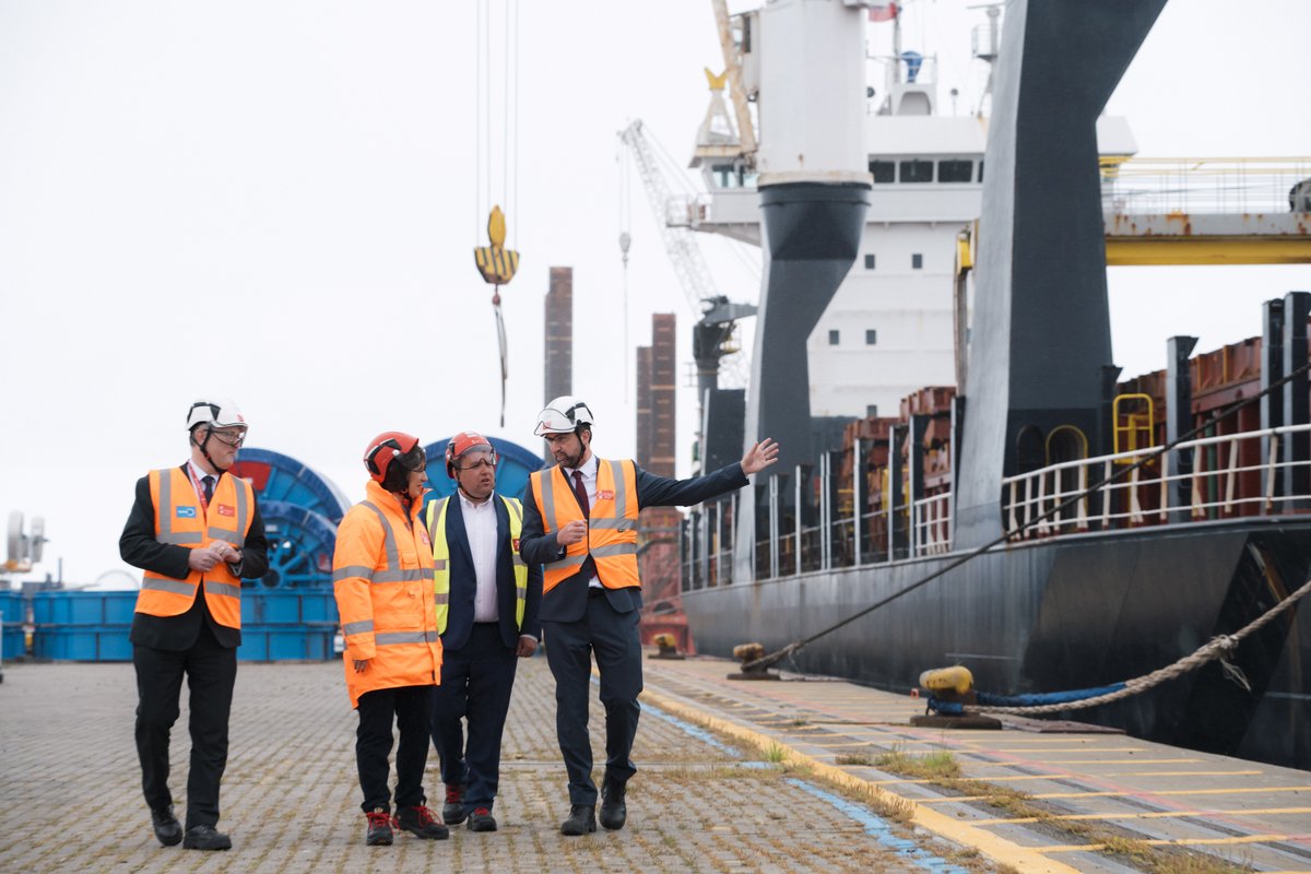 Peel Ports (@peelports) on Twitter photo Yesterday, we welcomed Shadow Chancellor <a href="/RachelReevesMP/">Rachel Reeves</a> to Great Yarmouth to speak with our team and key local businesses about economic growth, skills, energy and giving businesses like ours the confidence to keep investing. Yesterday, we welcomed Shadow Chancellor <a href="/RachelReevesMP/">Rachel Reeves</a> to Great Yarmouth to speak with our team and key local businesses about economic growth, skills, energy and giving businesses like ours the confidence to keep investing.