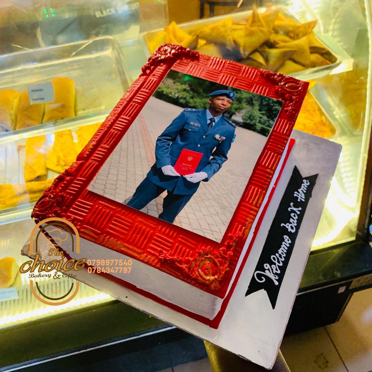 thechoicebakery's tweet photo. Art cakes from #Us on low cost✍️🥰 find us at kigali downtown near nyamirambo bus park or Dm us✅

#TheChoiceToMake
#WhereCakeMeetsArt https://t.co/5ulHFDn3A6