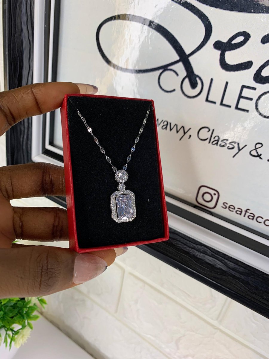 SeaFaCollection's tweet photo. A simple everyday non-tarnish necklace for my silver girlies
Price: 2,500 Naira
Also perfect as a gift for the women in your life.
To order, send a dm.
We deliver nationwide.
#SeaFaCollections #NecklacesinLagos #nontarnishjewelryinLagos #jewelrystore https://t.co/7e68dOYCna