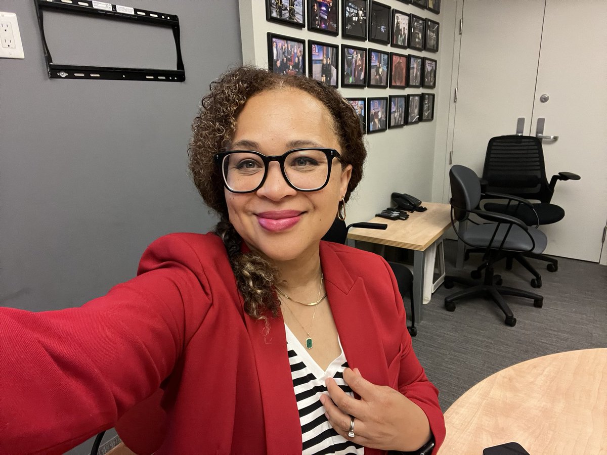 My appreciation <a href="/CP24/">CP24</a> for the invitation to come in and talk about the final episode of #TVOTheThread on food insecurity <a href="/tvo/">TVO.me</a> It’s an early start but excited to talk about the work Ontarians are doing in support of their neighbours. Our latest episode 👇
m.youtube.com/watch?v=lGgXCc…