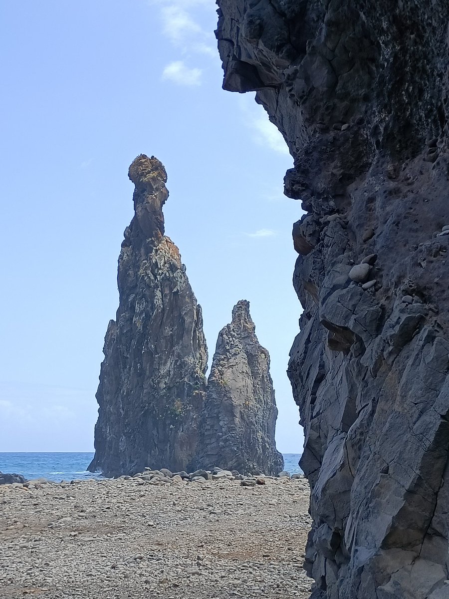Wenn man vor einem Jahr auf Madeira war, einen Ausflug in die nordwestliche Ecke der Insel macht und vom Tourguide gesagt bekommt, dass da vor kurzem was für StarWars gedreht wurde.
Und heute sieht man es in #TheAcolyte ...