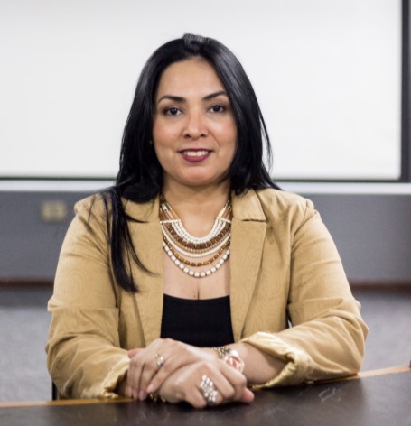 Ella es Noelia Gutiérrez Frutos, protegida de Liz Moreno, directora de Cata$tro. Se vuelve loca facturando porque va a desaparecer esa institución por la corrupción reinante. En el @Indertpy @Frarui1 y <a href="/registros/">Ale c</a> públicos se deben cuidar de ella. <a href="/lelizgonza/">Lourdes E. Gonzalez P</a>