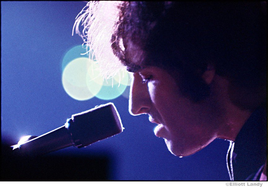 TheBandOfficial's tweet photo. "'Tears of Rage' started the record, and as it played Bob looked at me like he barely recognized me. At the end of the song, he yelled out, 'That was incredible, Richard!' Richard acted a little bit shy but thrilled." - Robbie Robertson
πΈ @ElliottLandy #BigPinkWeek https://t.co/VYcoGdGGnX