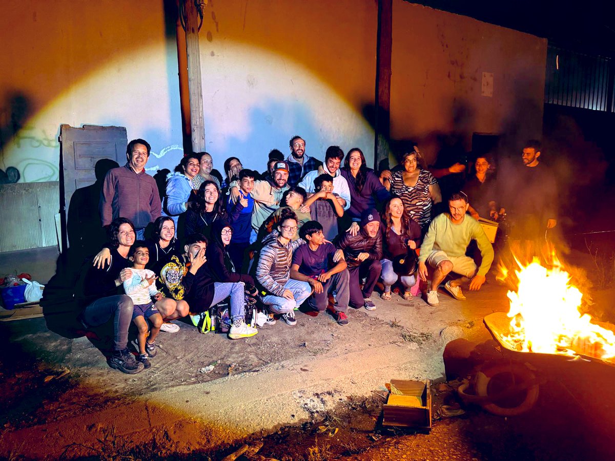 Terminamos el rodaje de #CiudadSinSueño de <a href="/guillermogaloe/">Guillermo Galoe</a> en la Cañada Real; y menudo viaje imposible sin la mejor compañía <a href="/sintagmafilms/">SINTAGMA</a> <a href="/buenapintamedia/">Buenapinta</a> <a href="/encantafilms/">Encanta Films</a> 

Aquí unas primeras imágenes de la película y un recuerdo. Faltan muchos.

#rodando #cineespañol