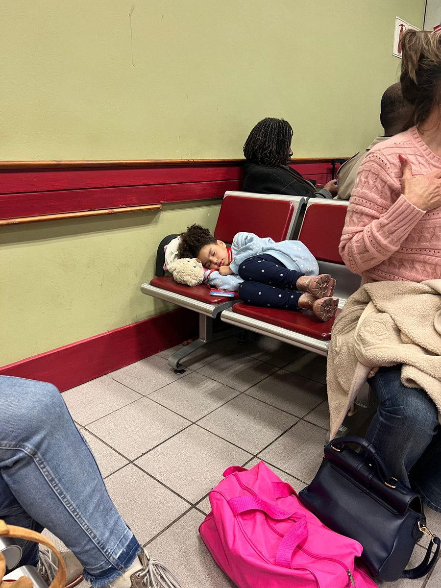 caleypmay's tweet photo. My kids were left unattended at PE airport by SAA after paying for assistance for minors. Beyond mad! @flysaa @947 @AneleAndTheClub @Anele https://t.co/loDob2mEEL
