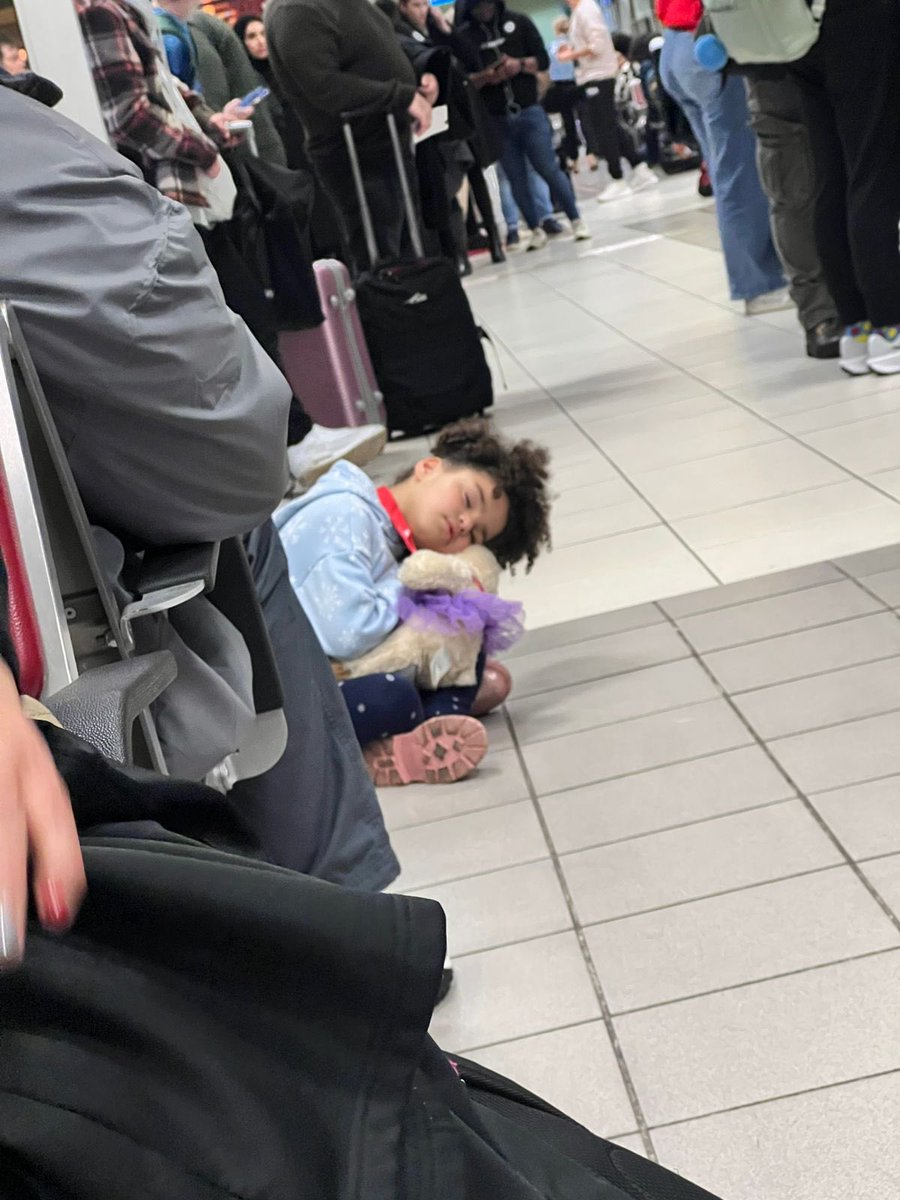 caleypmay's tweet photo. My kids were left unattended at PE airport by SAA after paying for assistance for minors. Beyond mad! @flysaa @947 @AneleAndTheClub @Anele https://t.co/loDob2mEEL