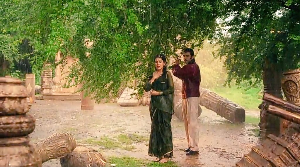 zindagified's tweet photo. This whole sequence tells you that this pair still has the best chemistry😊

#DhruvTara https://t.co/RA1fJs3KUF