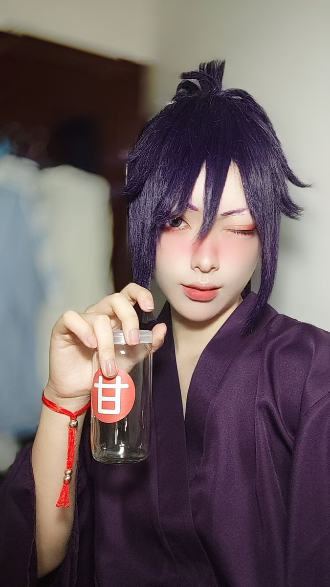 weiyan_yan's tweet photo. ⚠︎cos⚠︎
轻装试一下，手绳和酒杯都到制作完毕😎静待刀o！ https://t.co/mBAeS02wAV