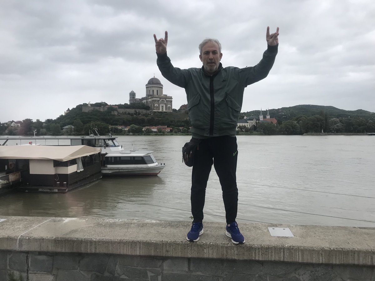 Tuna kıyılarında sırtımızda Estergon selam olsunTürk Dünyasına.