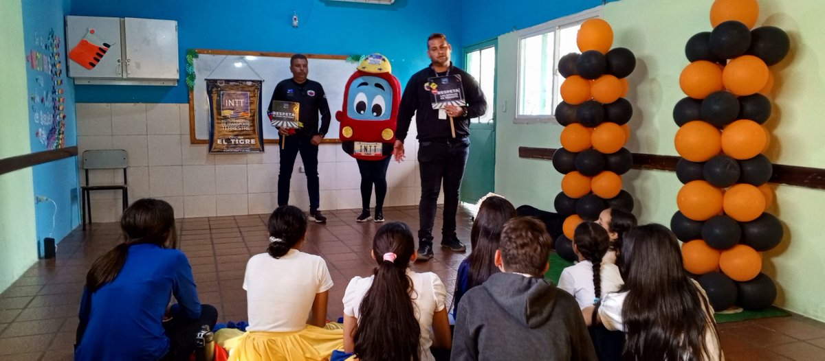 #Educacion | #INTT El Tigre ofrece charla de educación vial a los alumnos de la Unidad Educativa "Tobías Álvarez Armas" con el fin de fomentar la conciencia vial desde temprana edad.

#7FuerzasParaLaVictoria