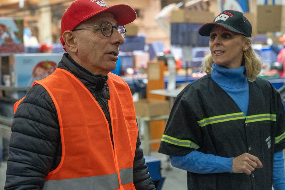 carlosrovetto's tweet photo. Junto al presidente del BNA, Daniel Tillard, y a las máximas autoridades de nuestra entidad, visitamos las provincias de Neuquén y Río Negro, para realizar una recorrida por empresas locales y conocer planes de inversión y promocionar nuestras herramientas de crédito. (+) https://t.co/viKRC0vuEx