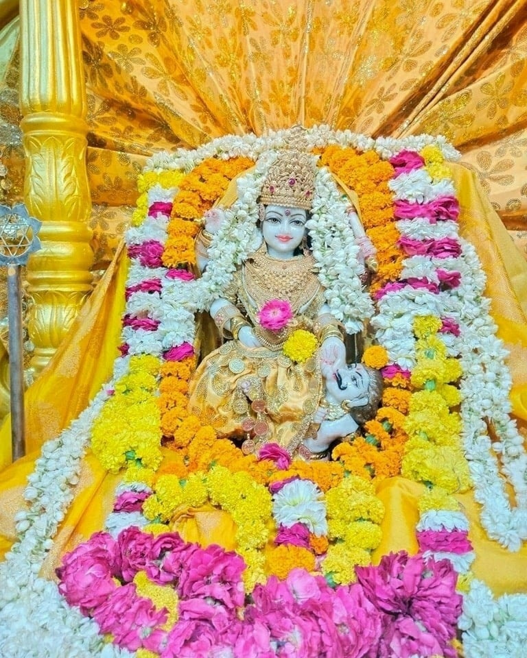 baglamukhipuja's tweet photo. माँ बगलामुखी आप सभी पर अपनी कृपा और आशीर्वाद बनाए रखें। जय माँ बगलामुखी। https://t.co/NxaVxZmpeP