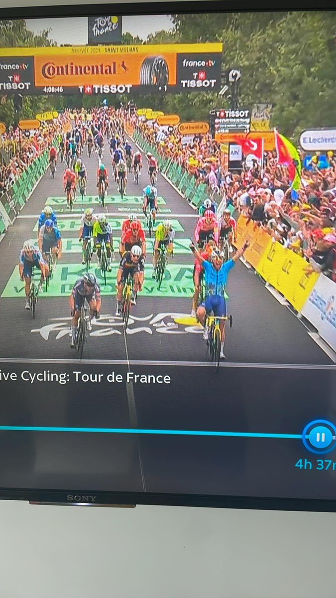 philskyross1962's tweet photo. The goat of @LeTour @MarkCavendish. Once a racer always a racer and yes, he did “fu££ing nail it” #Cav35 🐐 https://t.co/OW4tjoQ6RT