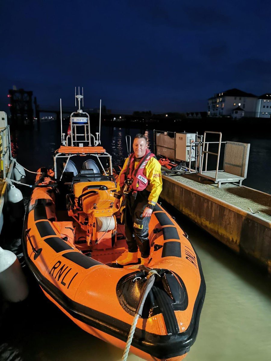 Congratulations to volunteers Glenn Jackson &amp; Rod Dorrington who have both successfully passed through the Operational Competency Framework (OCF).

A real achievement to gain Tier 1 pass out in under 12 months - all in aid to keep saving lives on the River Thames.

Congrats! 🎉