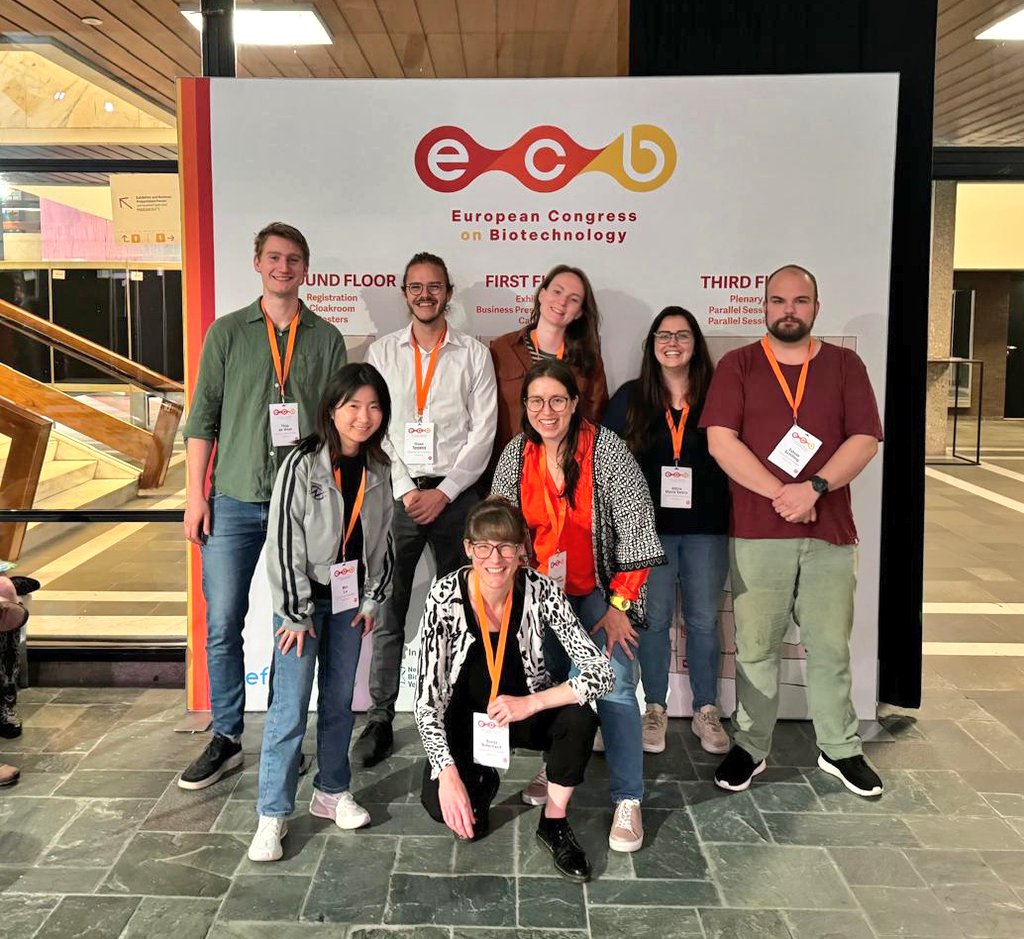 Alicia_MV_'s tweet photo. That was it for the #ECB2024
Team Billerbeckers showed their research to the world!
@billerbeck_s @_rprins @BernalB79410 

Check out our last publications!
https://t.co/jMTQ2H3VcE https://t.co/xKrrIwrYLX