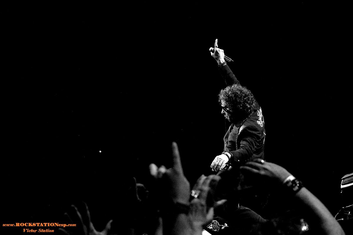 "El hombre delgado es hombre de acción" nuestra crónica del concierto de Bunbury en Madrid.
rockstationesp.com/noticia.detail…