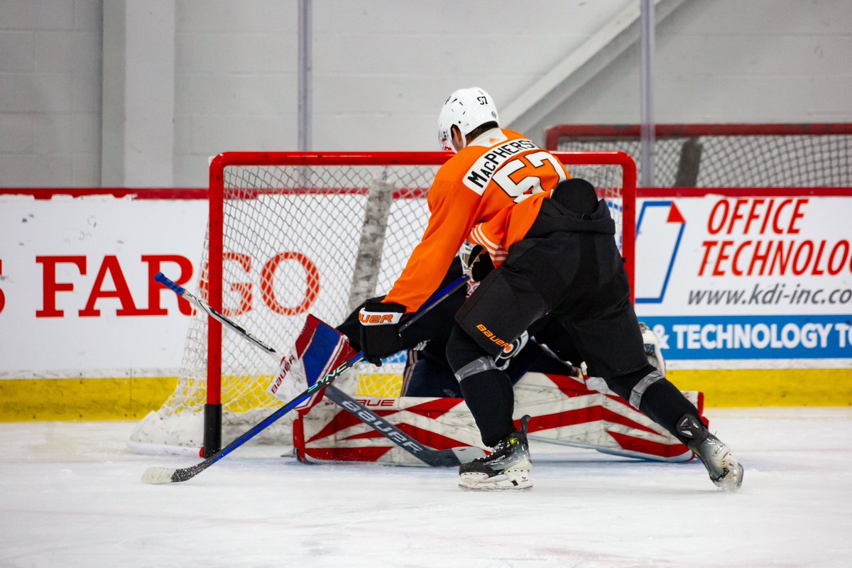 NHLFlyers's tweet photo. Sunshine and grind at 2024 Flyers Development Camp. 😎 #LetsGoFlyers https://t.co/na8Seff3y4