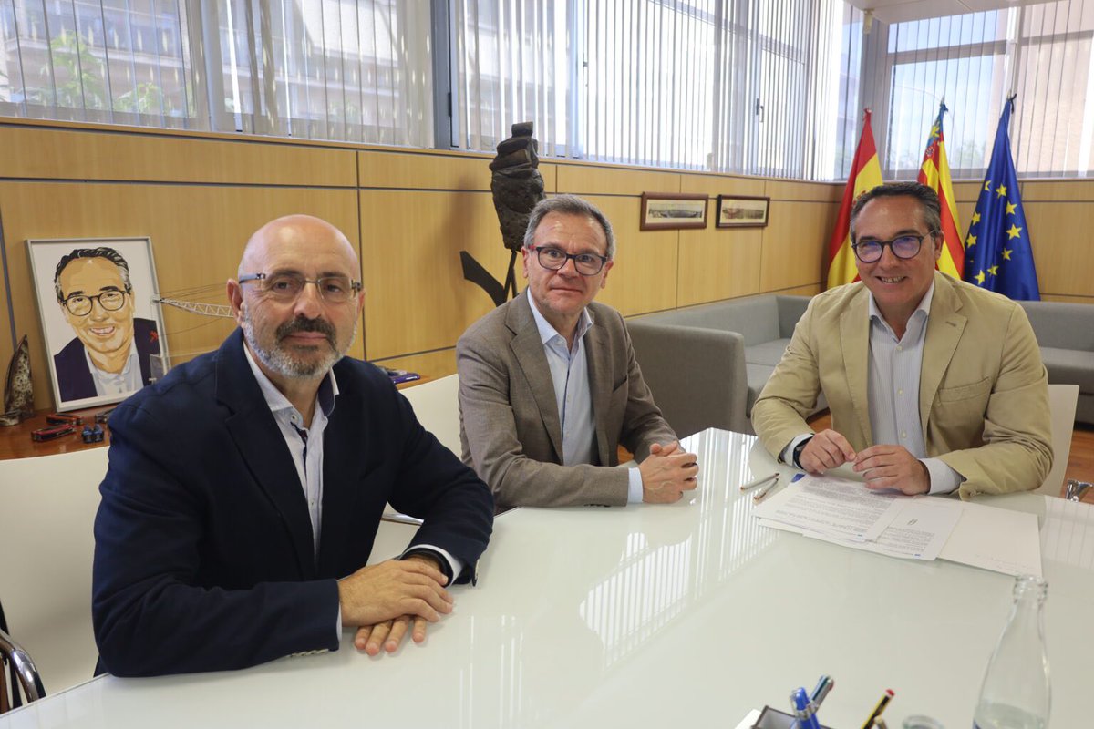 portcastello's tweet image. #PortCastelló y el Consell avanzan en el proyecto técnico para el desarrollo del hub tecnológico portcastello.com/comunicacion/n… #hubtecnológico #puertociudad @xarxatec @GVAturisme